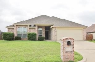 featured image of 302 Aspen Ct W
