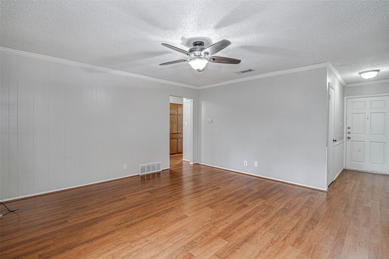 648 Sue Ann Ln - Photo 6 of 26