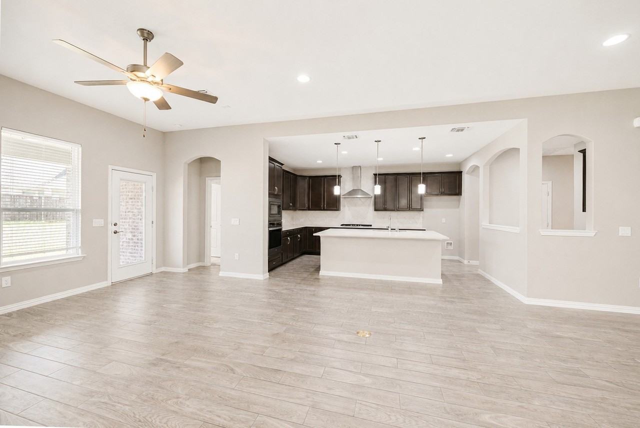 4509 Expedition Dr - Photo 5 of 40
