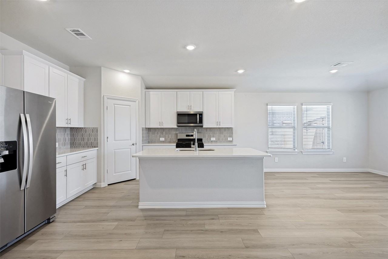 3407 Pat Mayse Dr - Photo 4 of 14