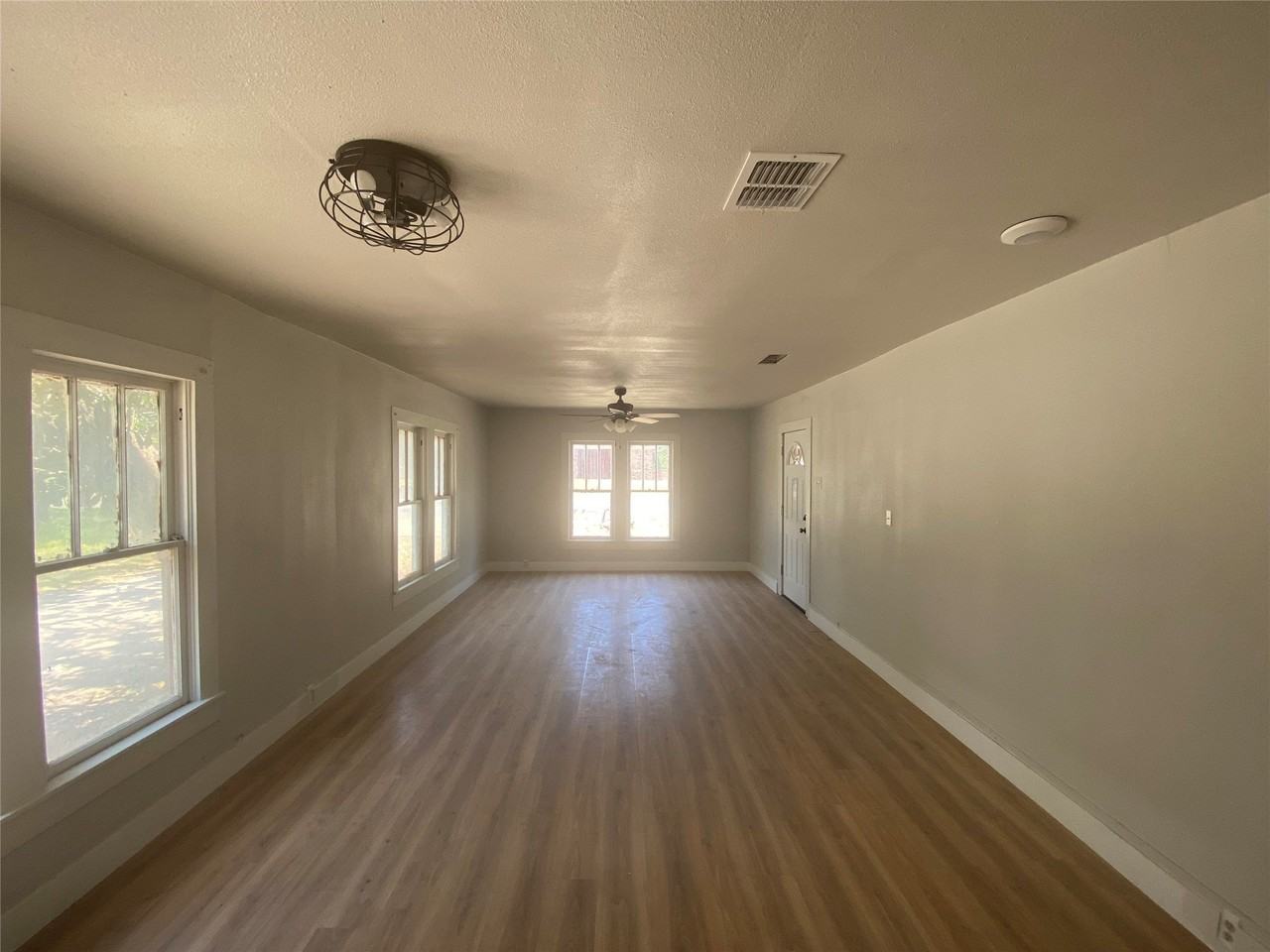 1042 W Tarleton St - Photo 3 of 13