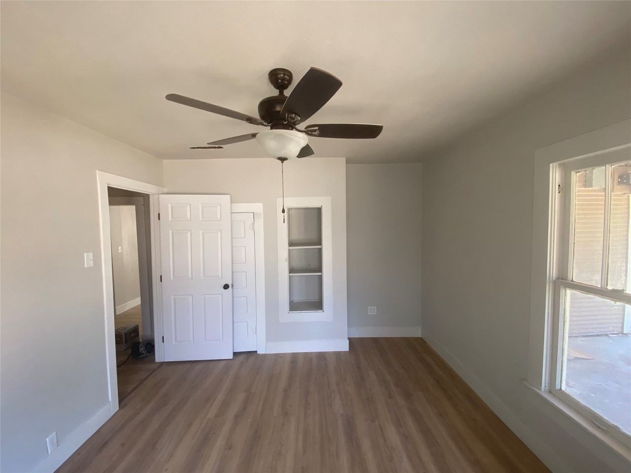 1042 W Tarleton St - Photo 6 of 13