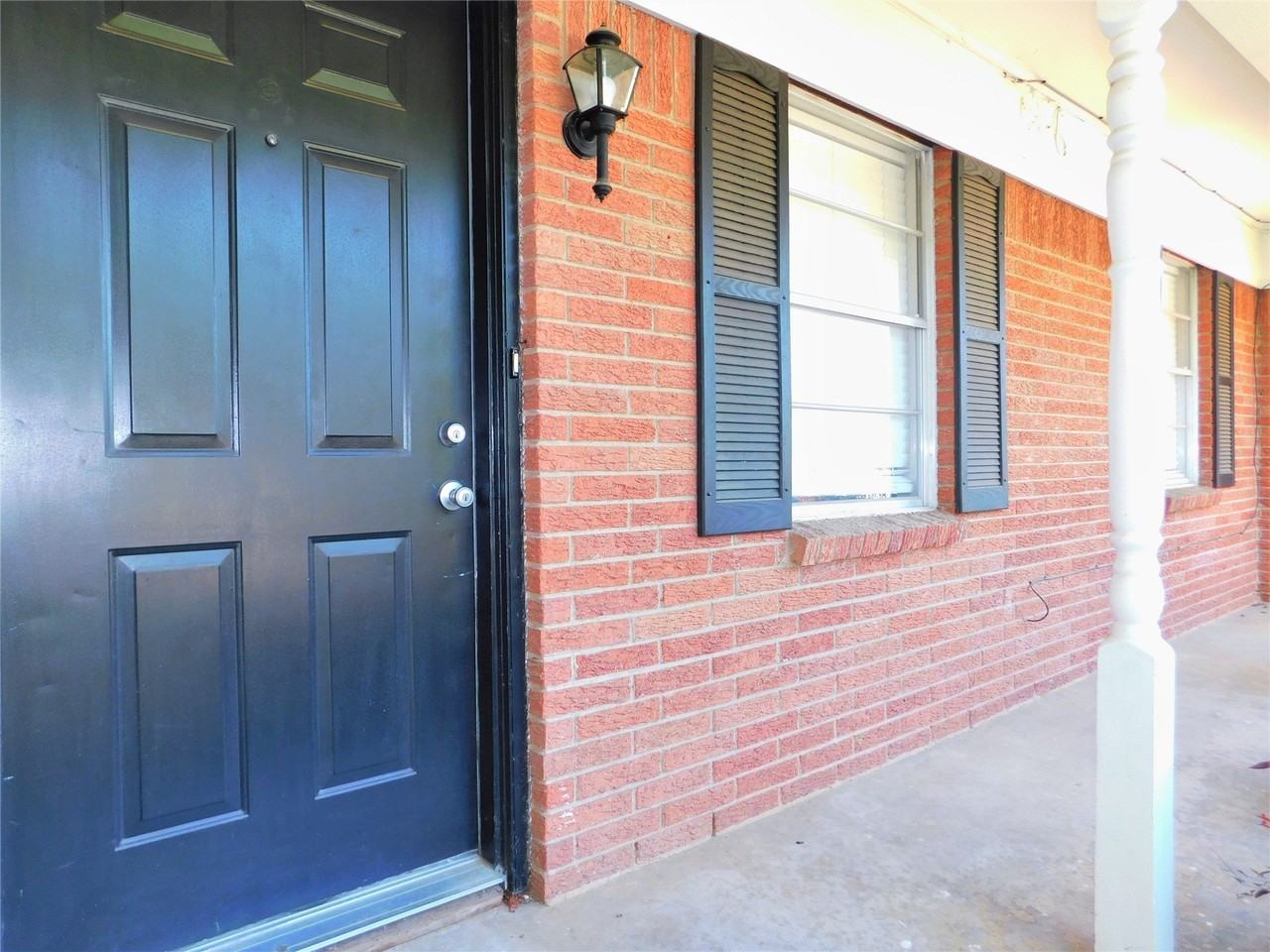 720 Chisholm Trl - Photo 2 of 22