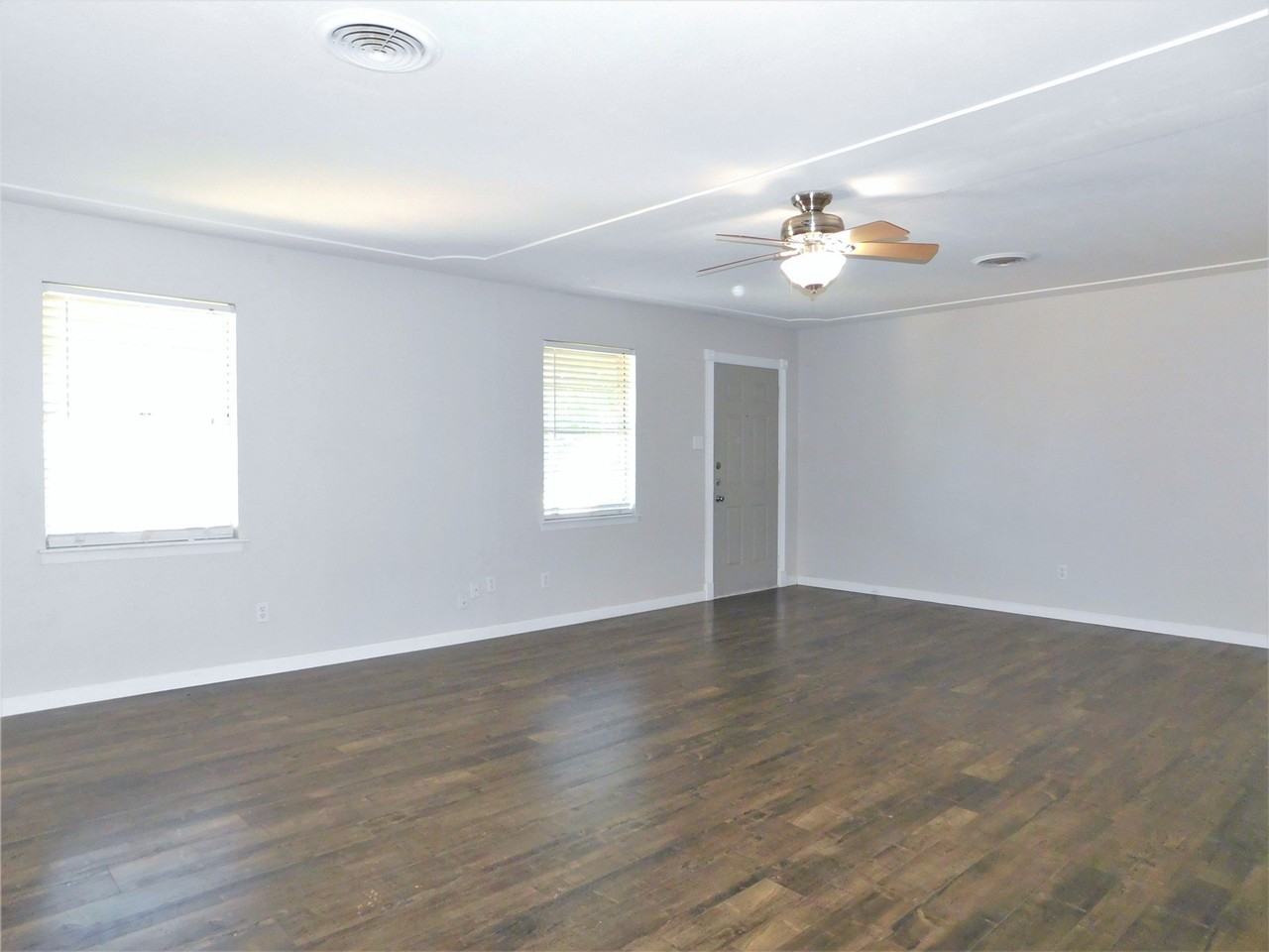 720 Chisholm Trl - Photo 4 of 22