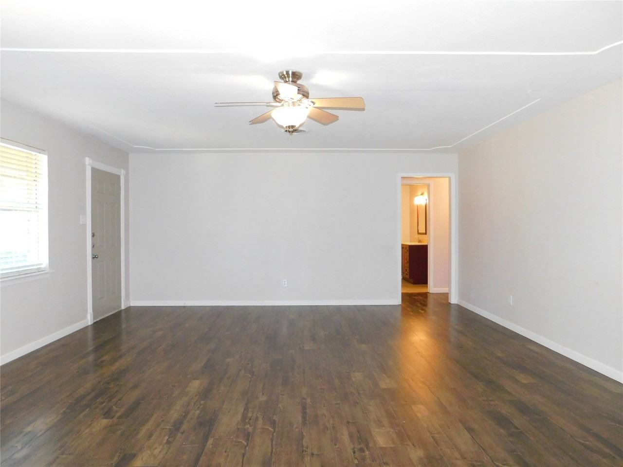 720 Chisholm Trl - Photo 5 of 22