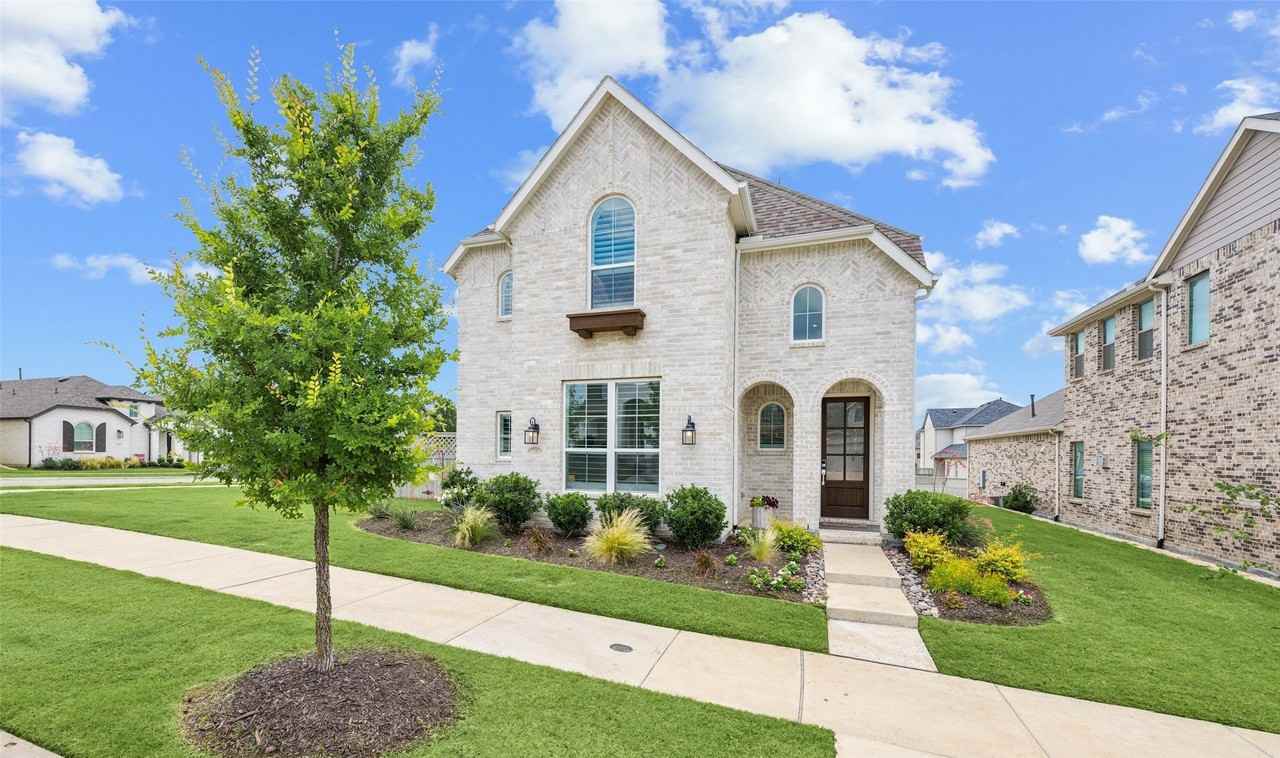 2301 Jack Rabbit Way - Photo 2 of 40