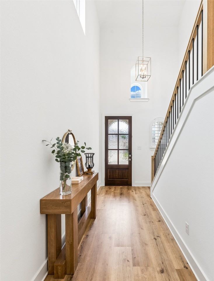 2301 Jack Rabbit Way - Photo 4 of 40