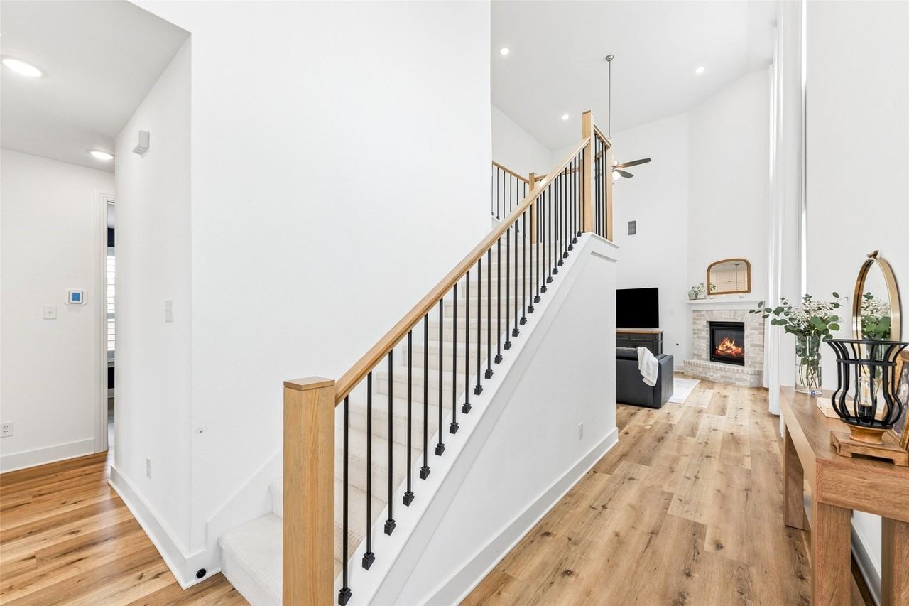 2301 Jack Rabbit Way - Photo 5 of 40