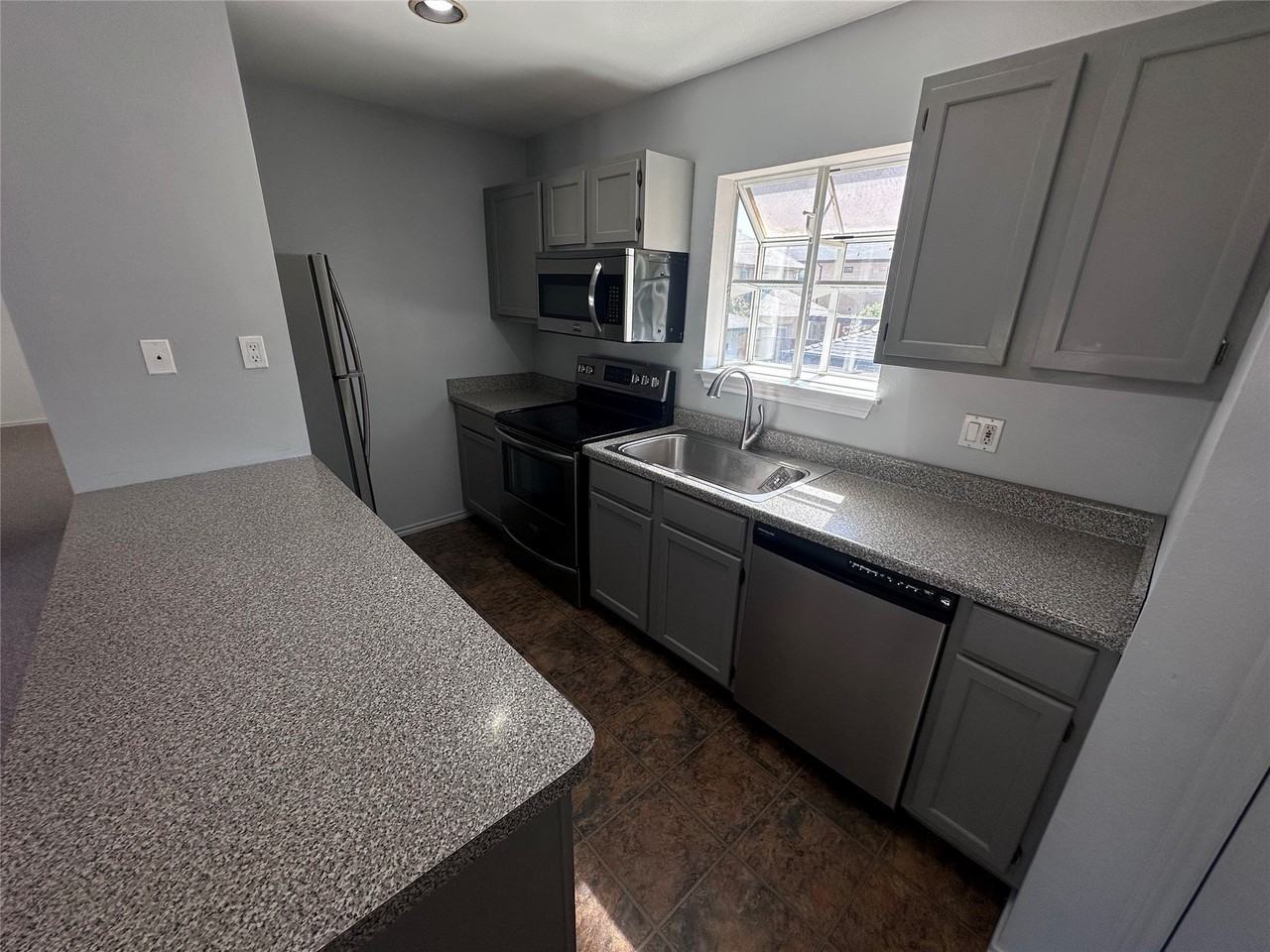 5355 Richard Ave - Photo 5 of 14