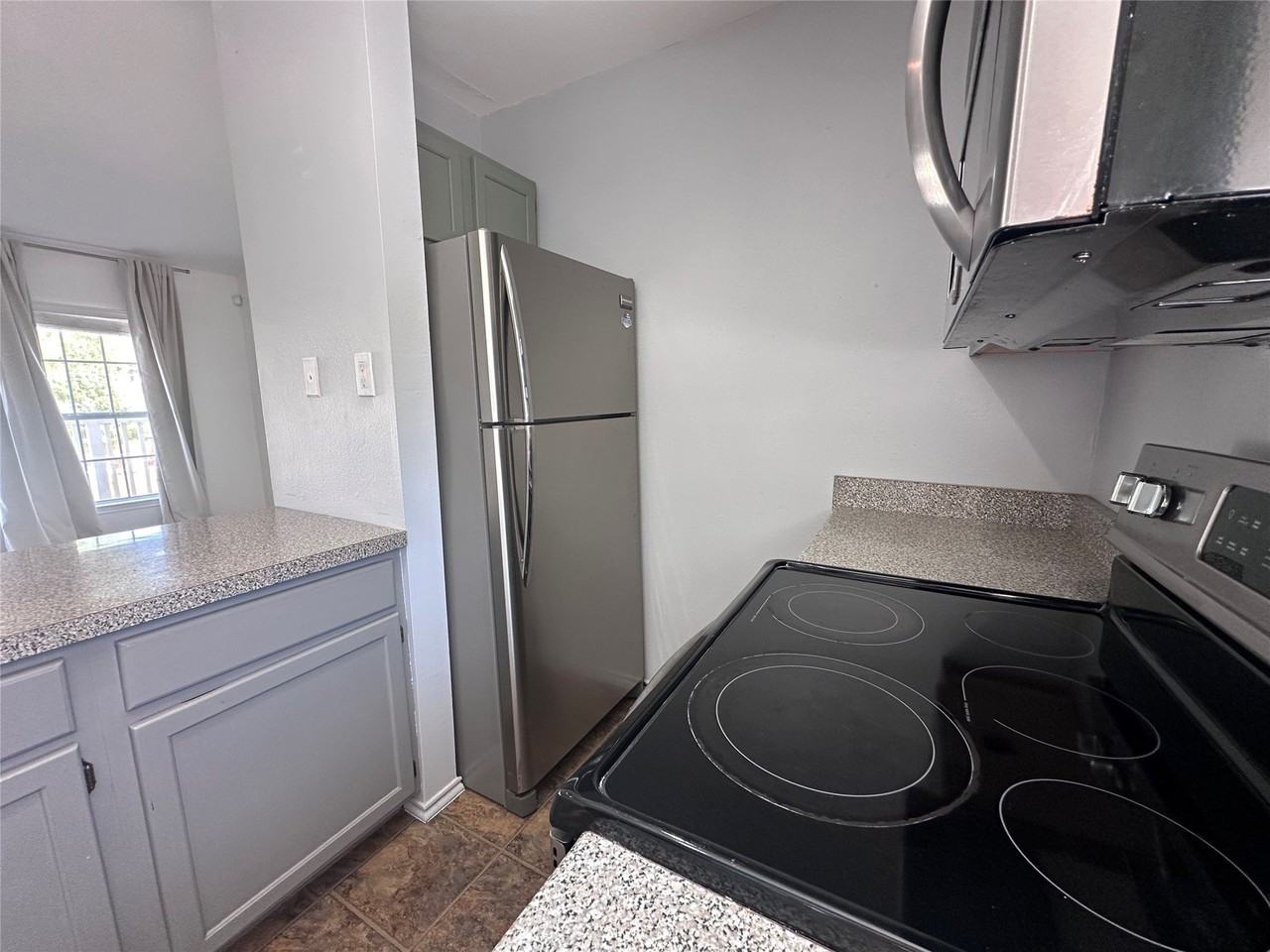 5355 Richard Ave - Photo 6 of 14