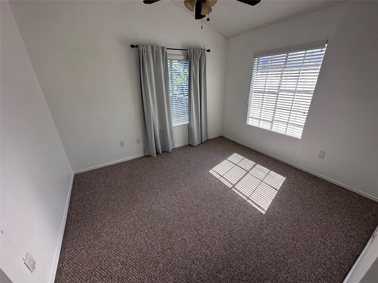 5355 Richard Ave - Photo 7 of 14