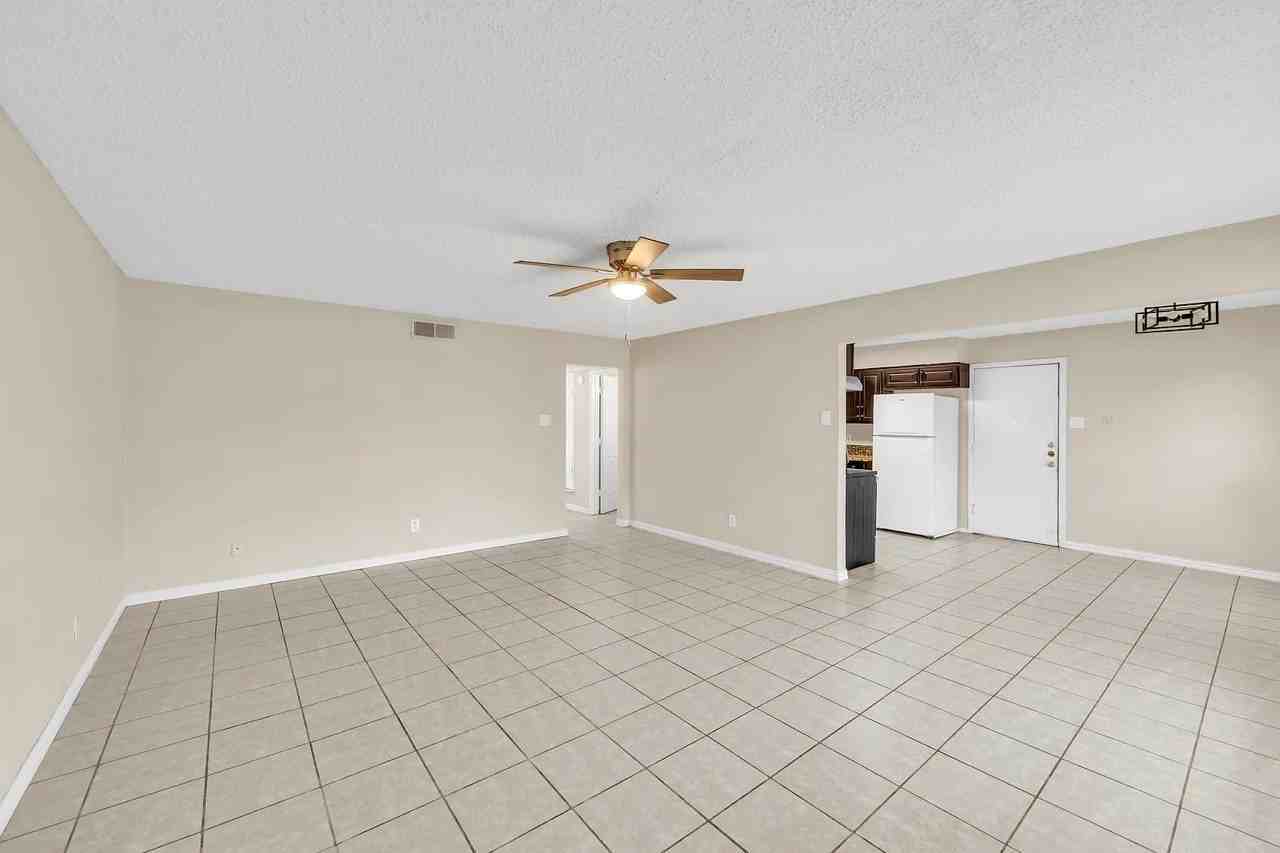3024 Tudor Ln - Photo 5 of 16