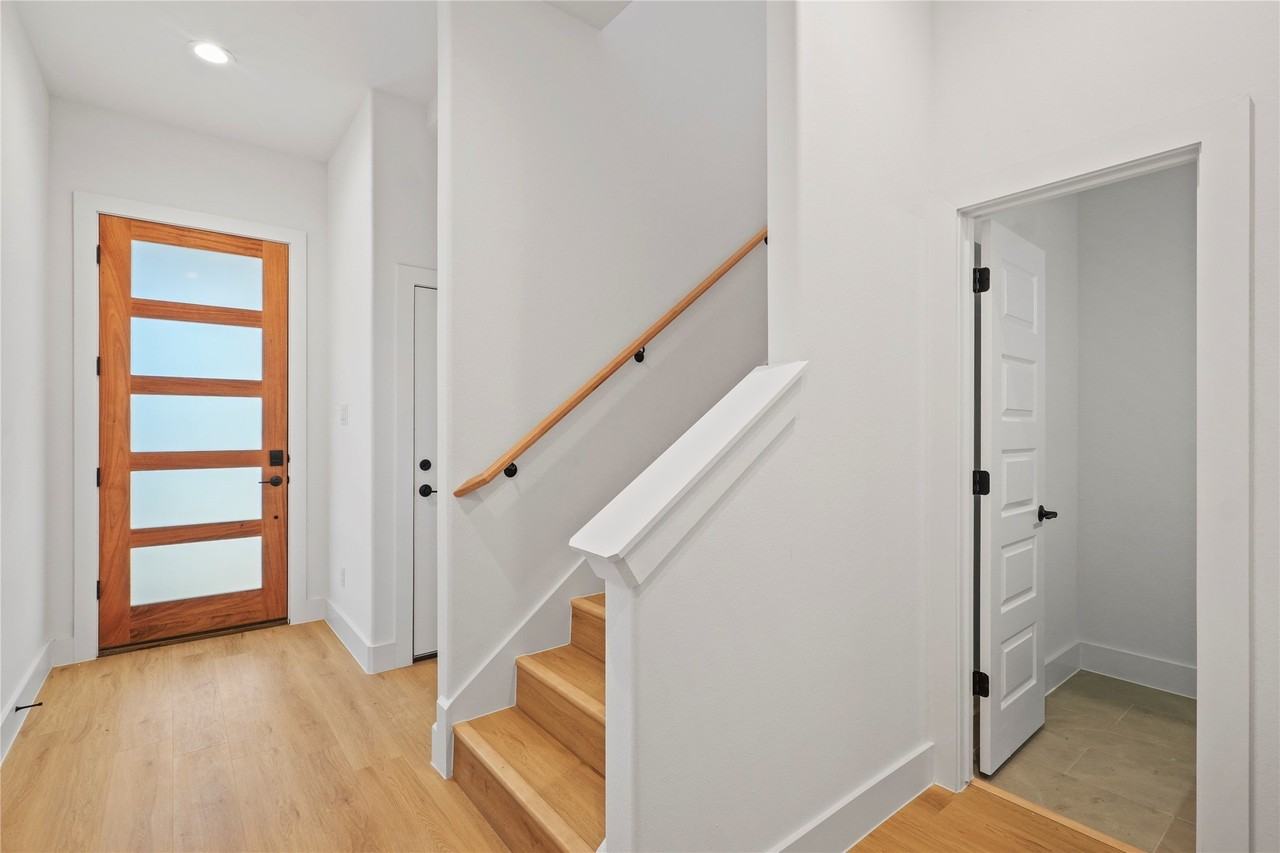 2210 Bethurum Ave - Photo 2 of 26