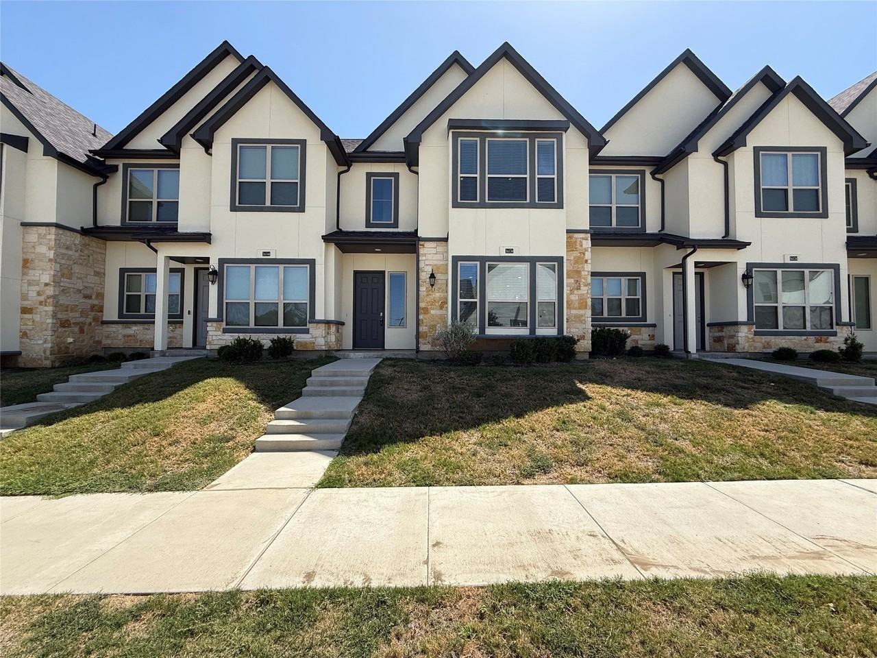 16134 Doe Lake Dr - Photo 2 of 21