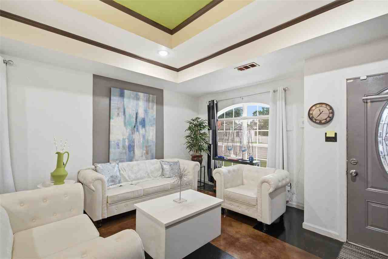 2900 Fitzhugh Ave - Photo 4 of 27