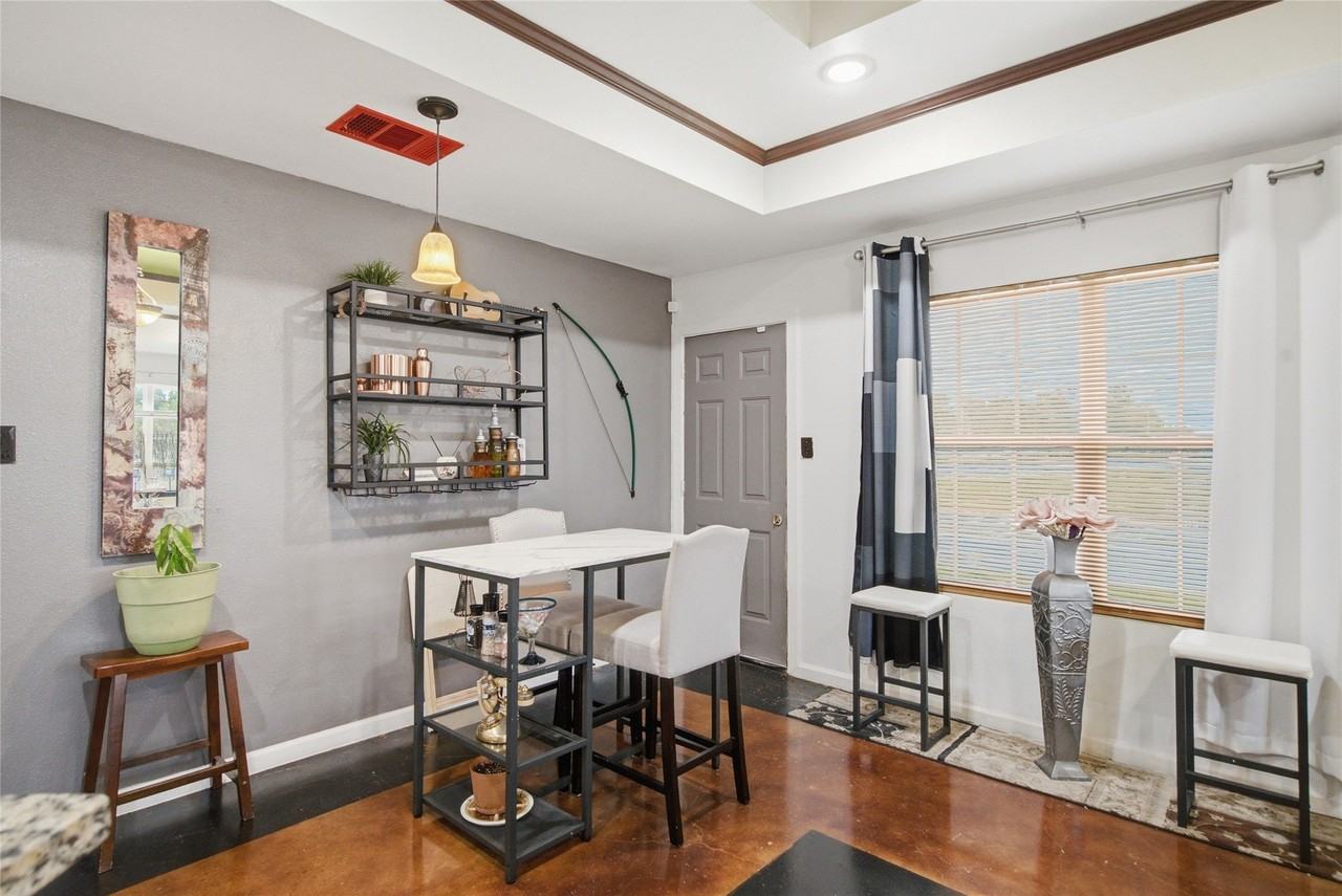 2900 Fitzhugh Ave - Photo 7 of 27