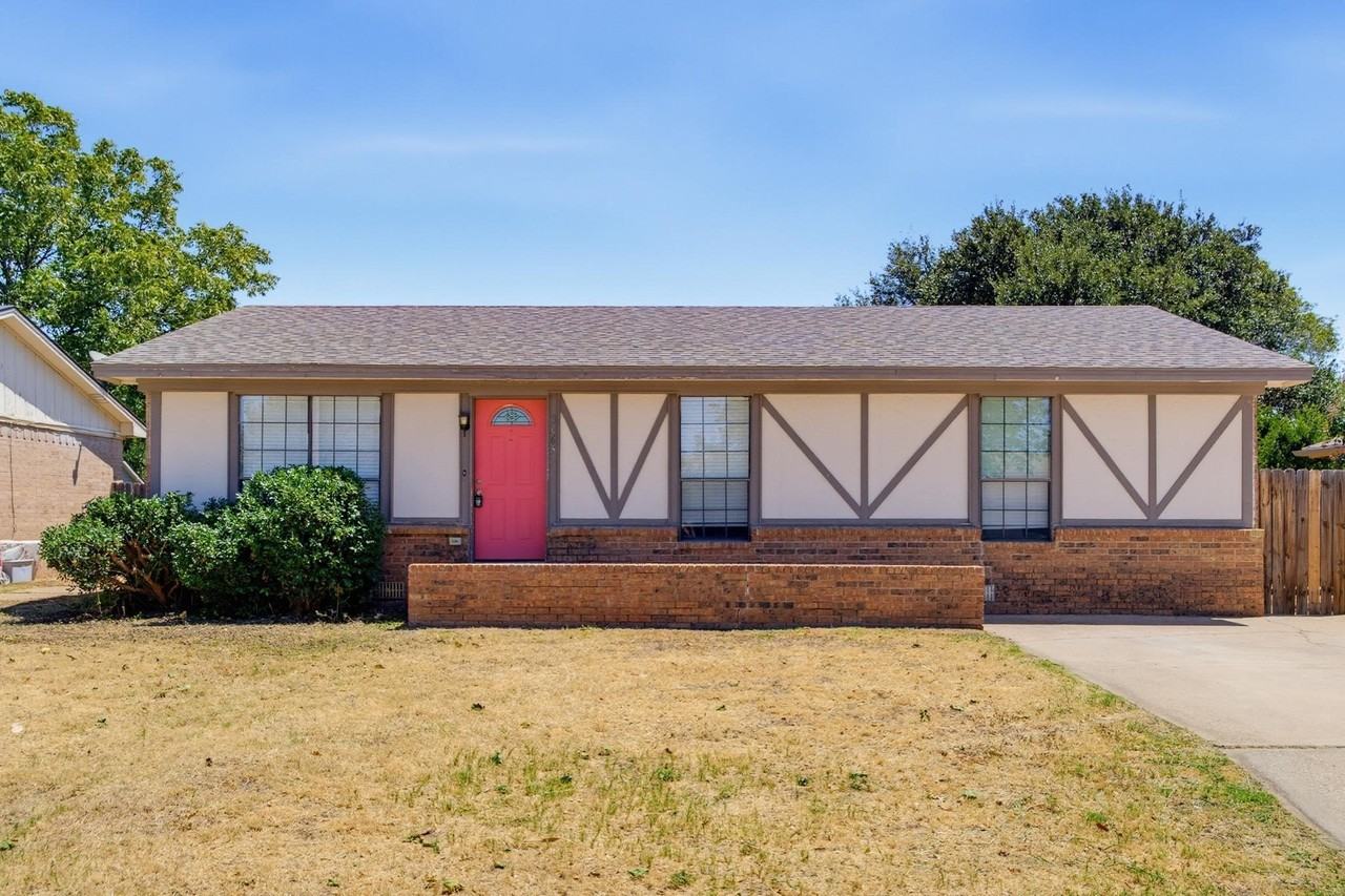 3665 Trinity Ln - Photo 2 of 39