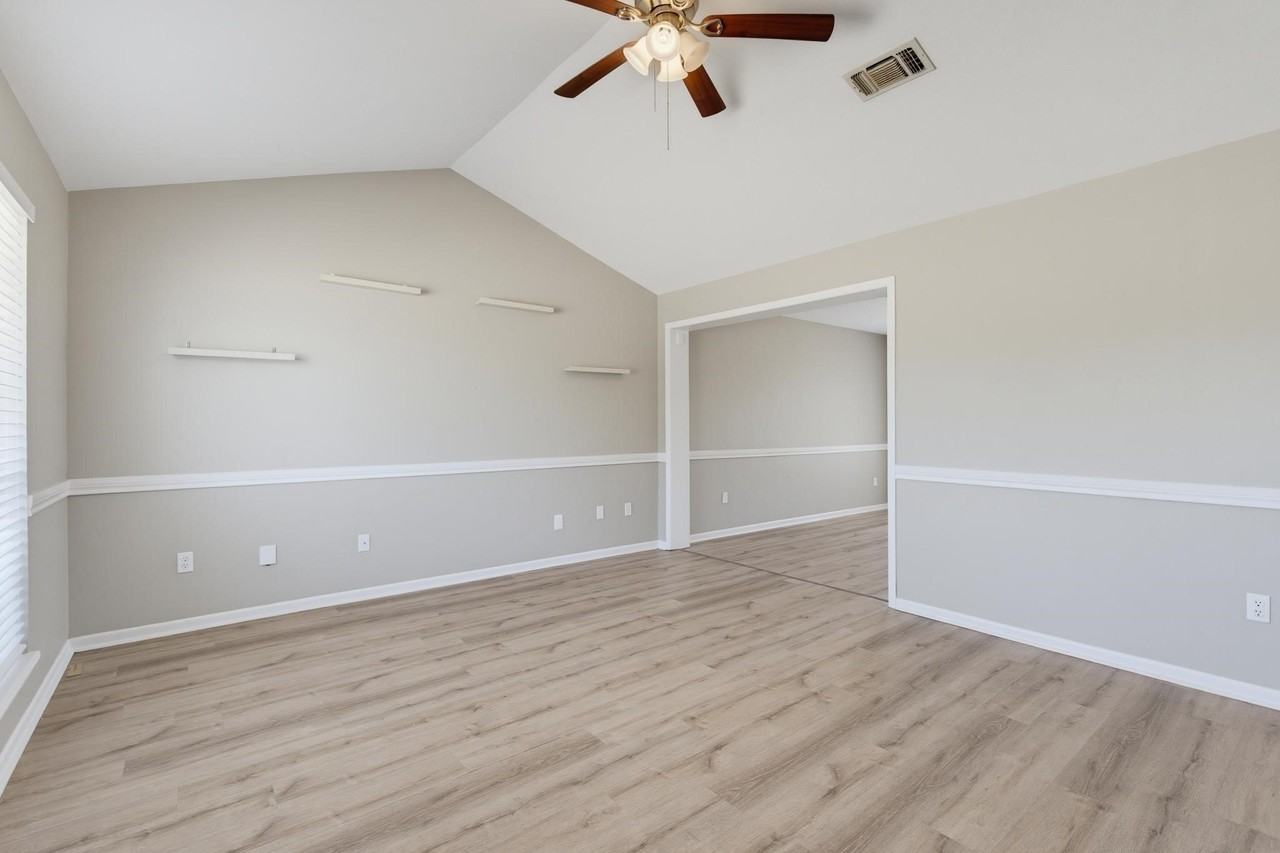 3665 Trinity Ln - Photo 4 of 39