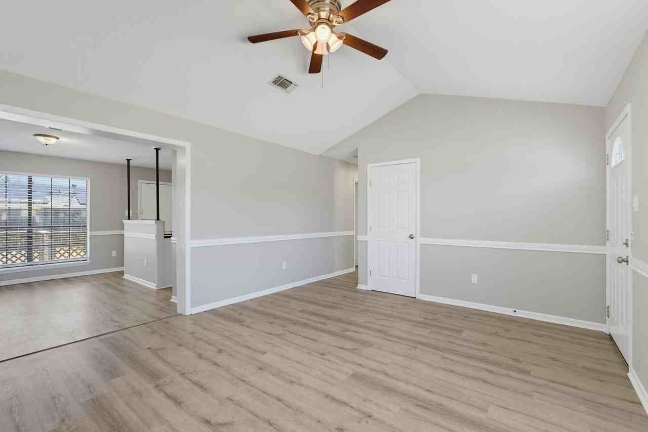 3665 Trinity Ln - Photo 5 of 39