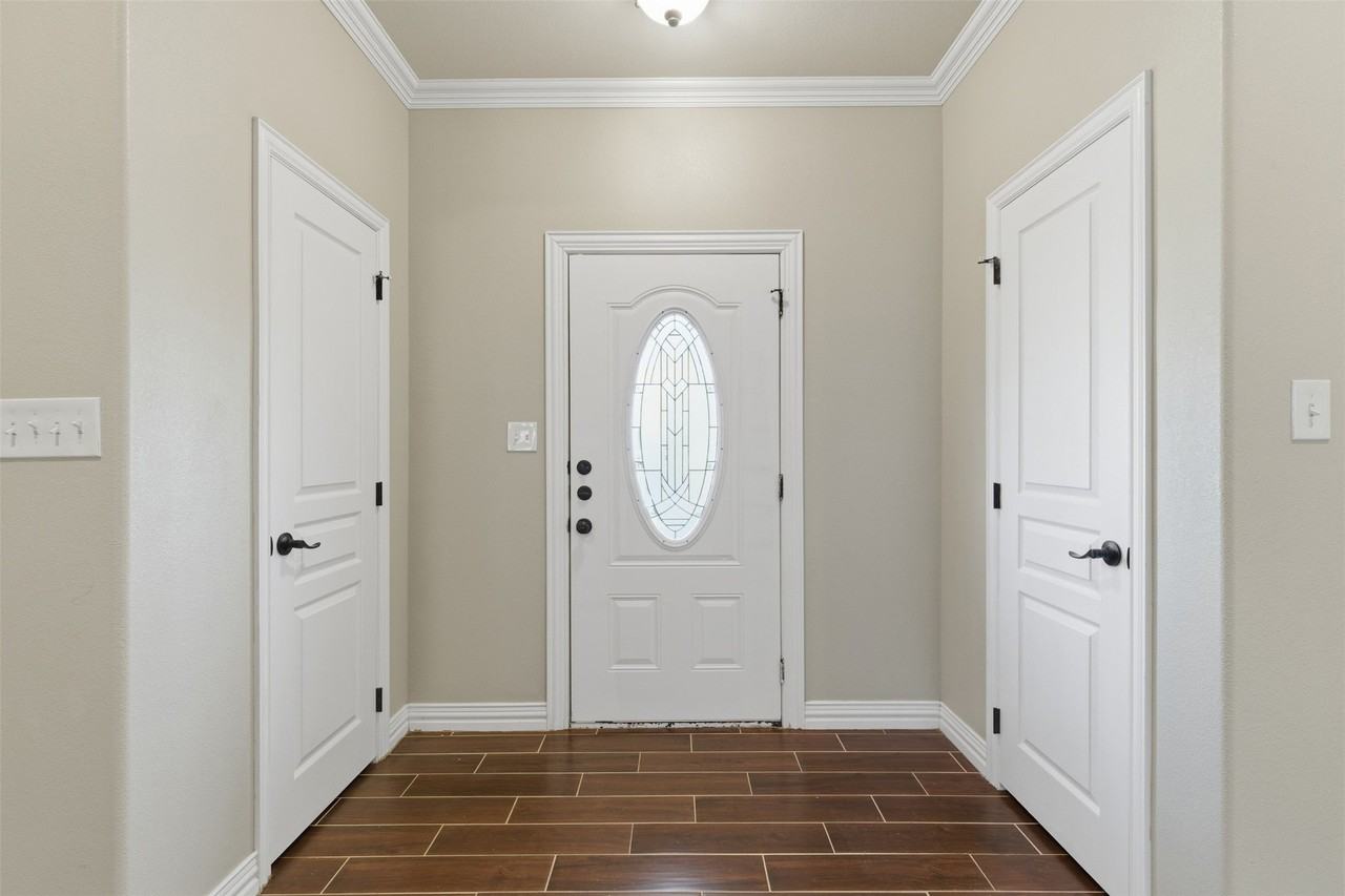 1524 S Montgomery St - Photo 2 of 26