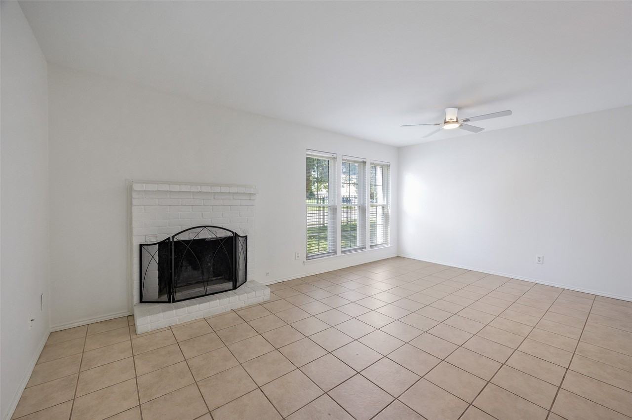 13715 Preston Rd #184 - Photo 4 of 15