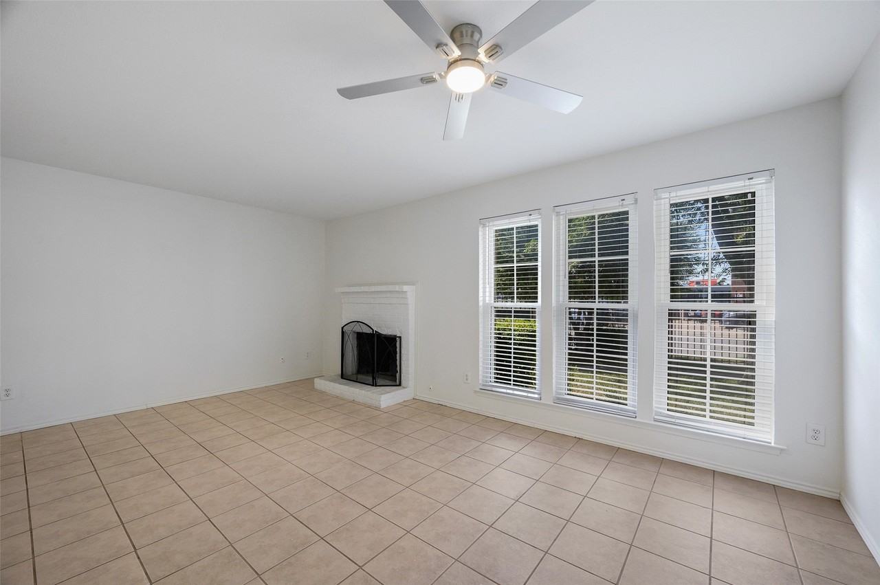 13715 Preston Rd #184 - Photo 7 of 15