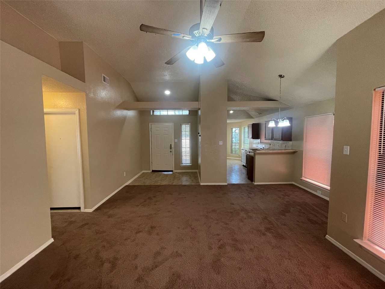 1319 Glencliff Ct - Photo 3 of 14