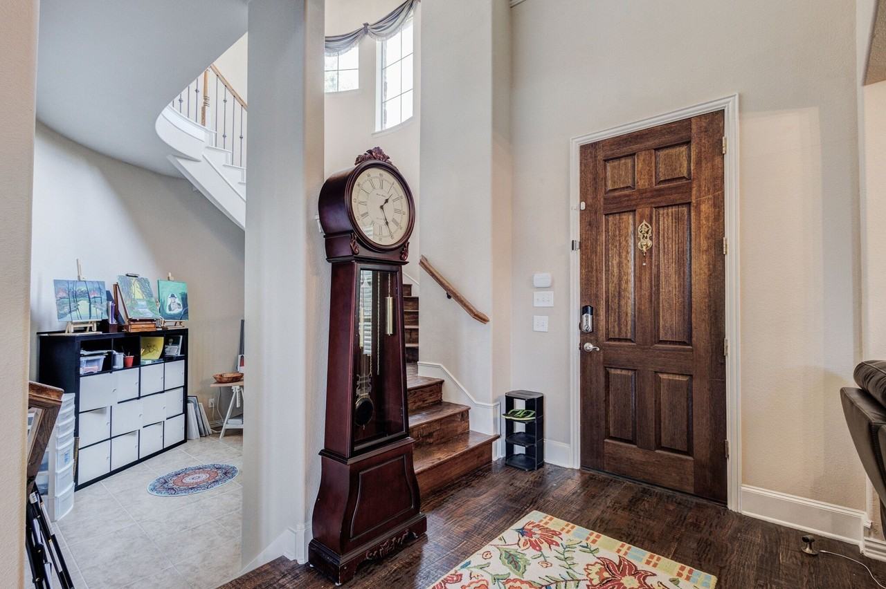 2663 Clearfield Ln - Photo 6 of 40