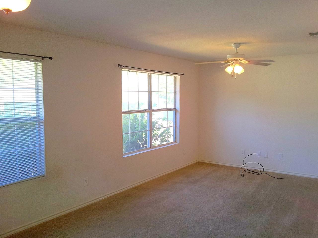 208 N Val Verde Cir #A - Photo 4 of 15