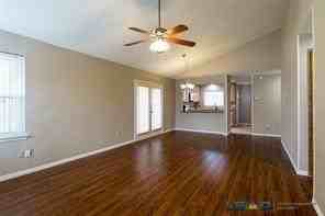 565 Hunters Glen St - Photo 4 of 24