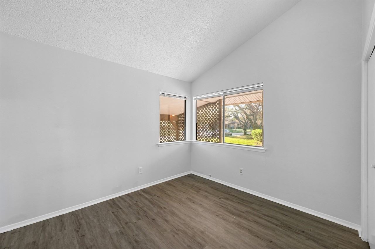 522 Hunters Glen St - Photo 7 of 21