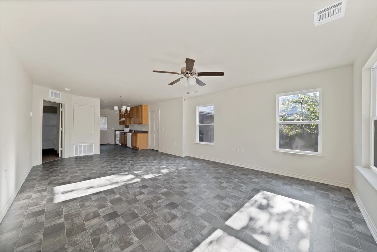 1415 E Jefferson Ave - Photo 3 of 25