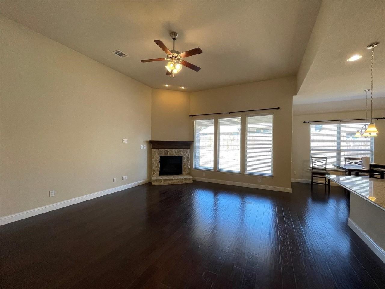 2404 Shenfield Dr - Photo 6 of 21
