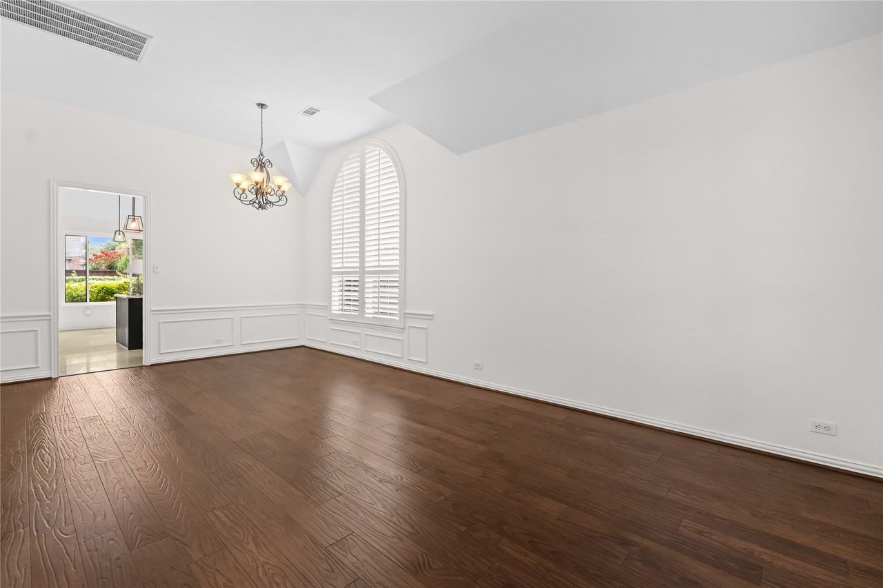 3325 Edwards Dr - Photo 4 of 36