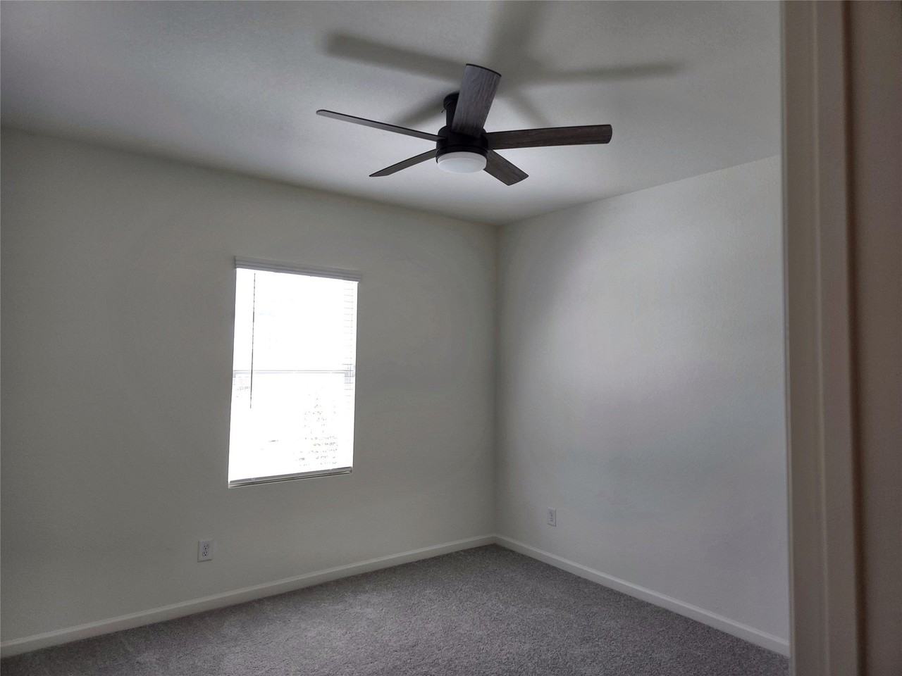 12701 Haymarket Rd - Photo 6 of 30