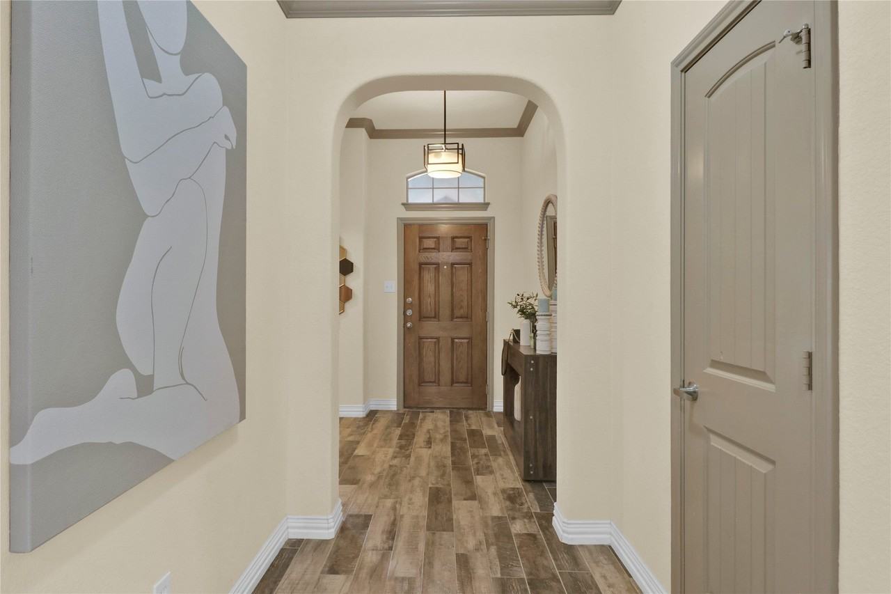 14008 Esperanza Dr - Photo 5 of 30