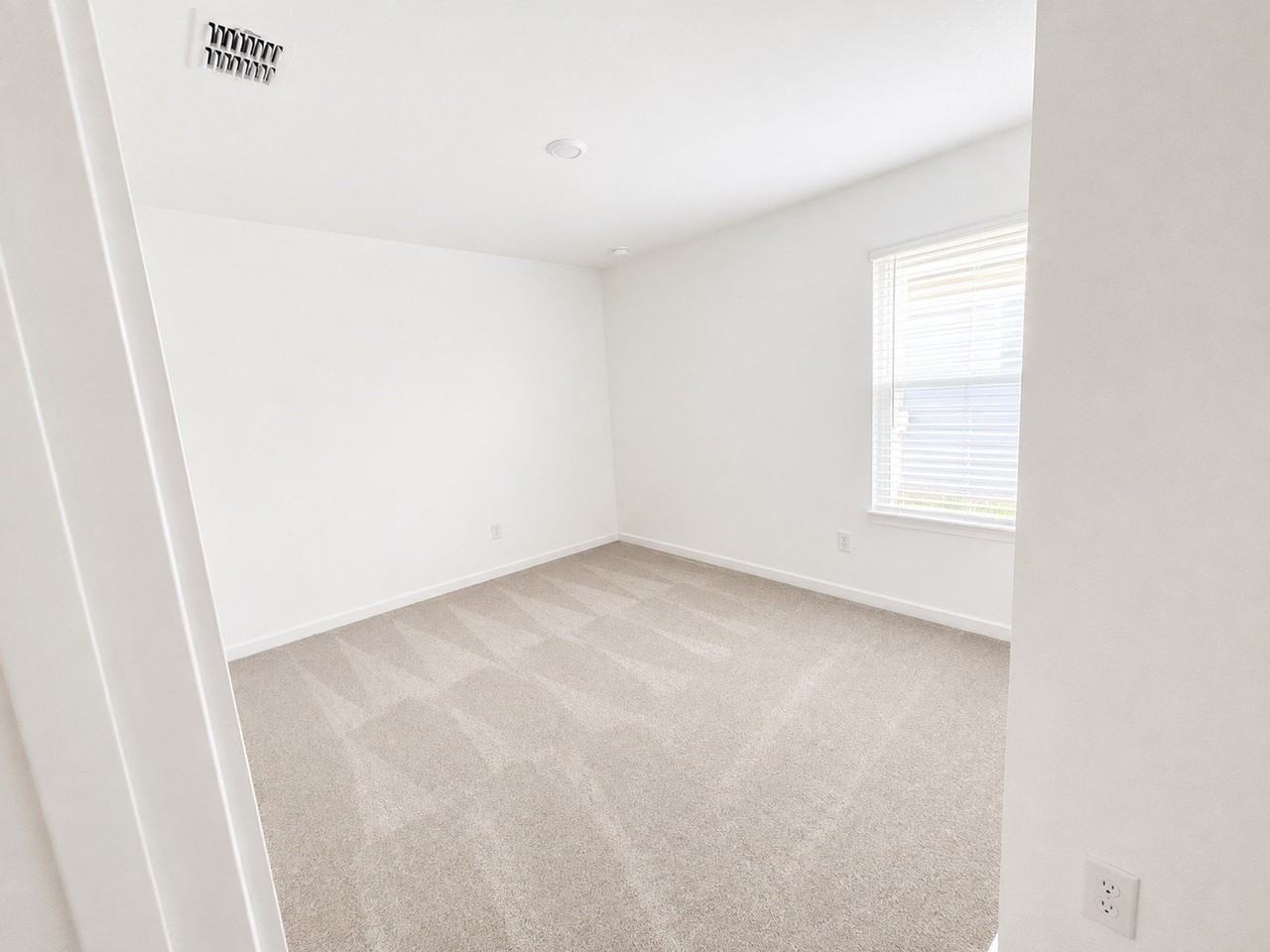 608 Sandhill Crane Ln - Photo 4 of 13
