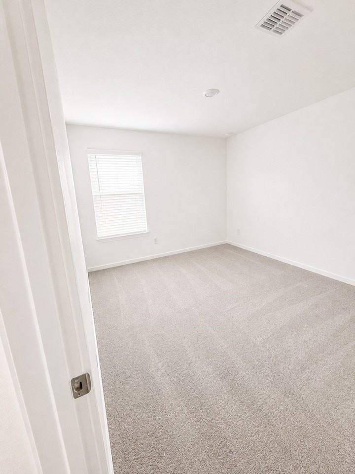608 Sandhill Crane Ln - Photo 5 of 13
