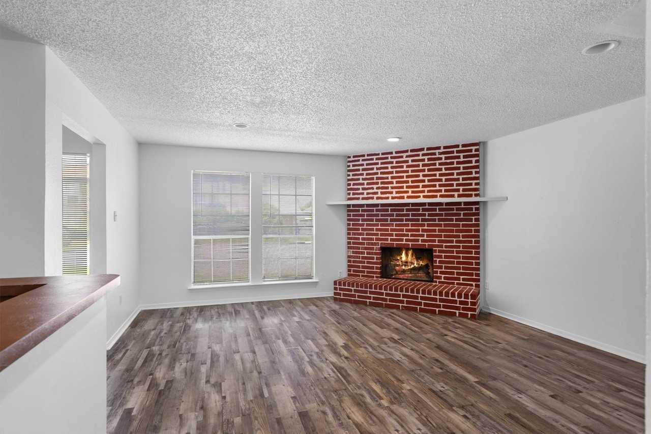 2205 Chase Ct #5 - Photo 3 of 30