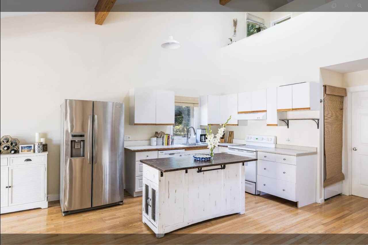 1 Peconic Ave - Photo 5 of 13