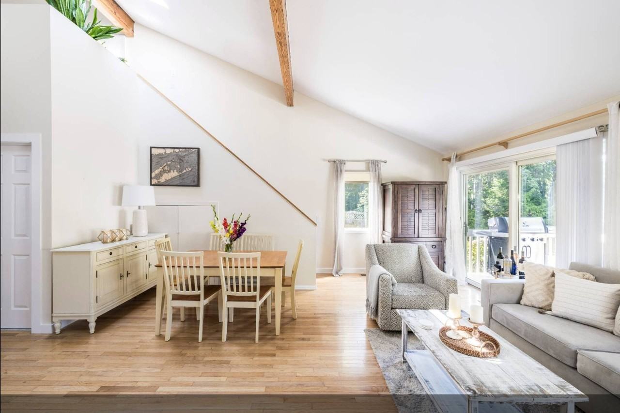 1 Peconic Ave - Photo 6 of 13