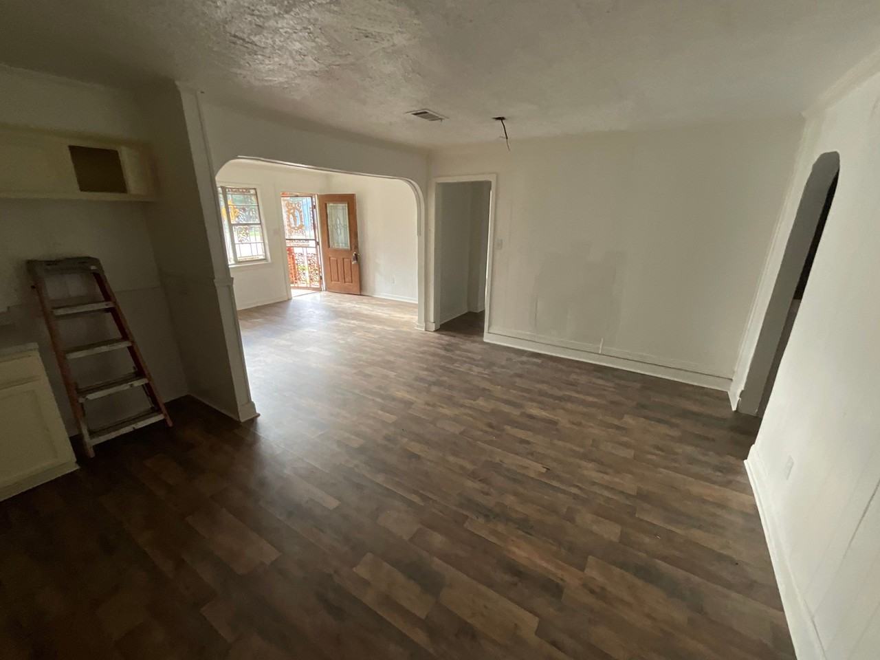 2843 Comfort St #1 - Photo 5 of 23