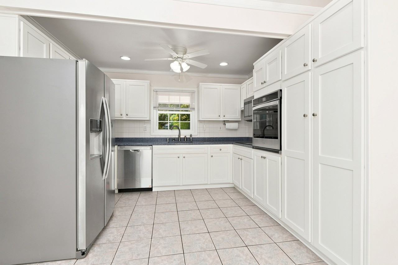 12823 Holiday Ln #1 - Photo 5 of 21