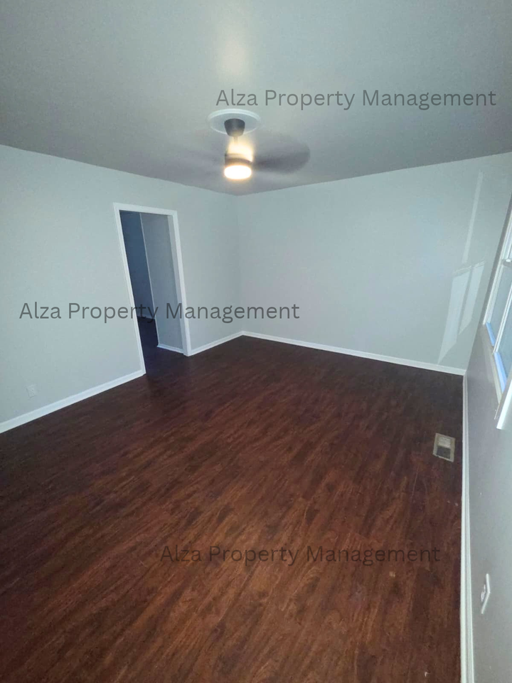 218 Healy Ave #1 - Photo 4 of 26