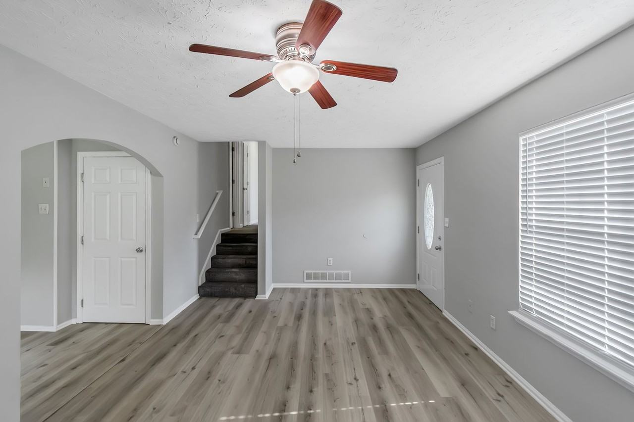 207 Cobblestone Ct - Photo 7 of 18
