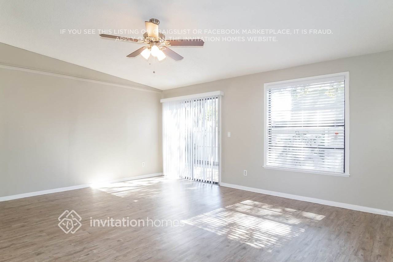 10812 Scepter Dr - Photo 5 of 19