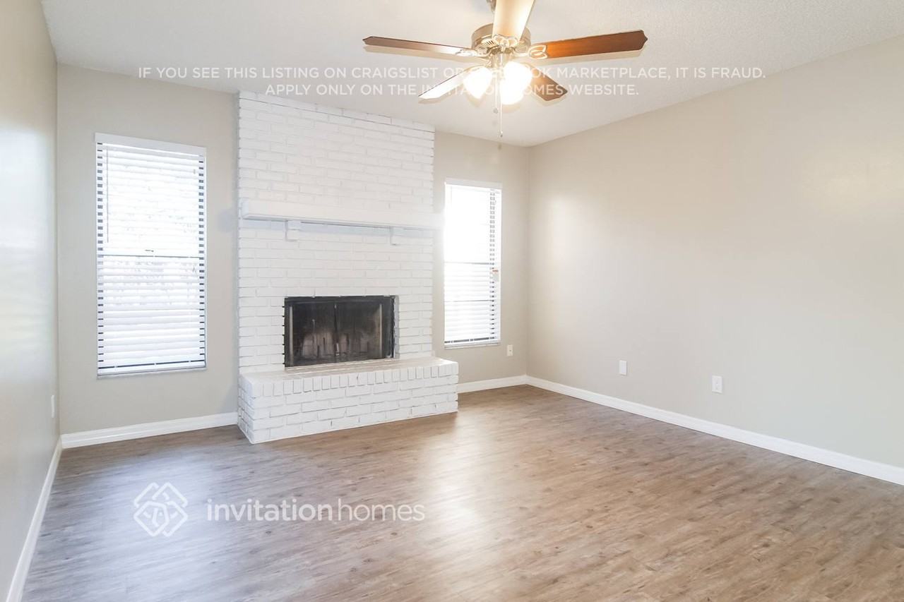 10812 Scepter Dr - Photo 3 of 19