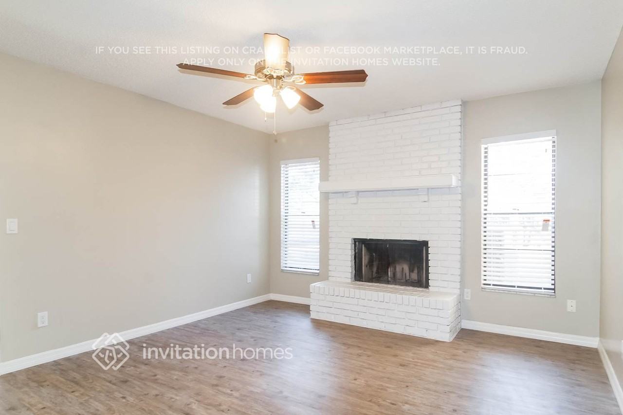 10812 Scepter Dr - Photo 4 of 19
