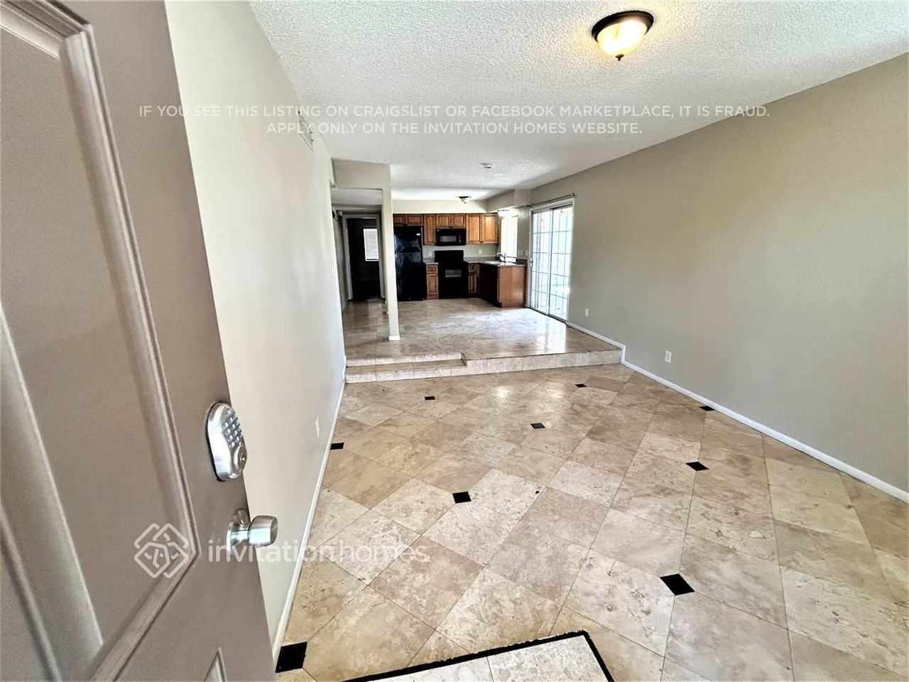 4319 N 79th Dr - Photo 3 of 20