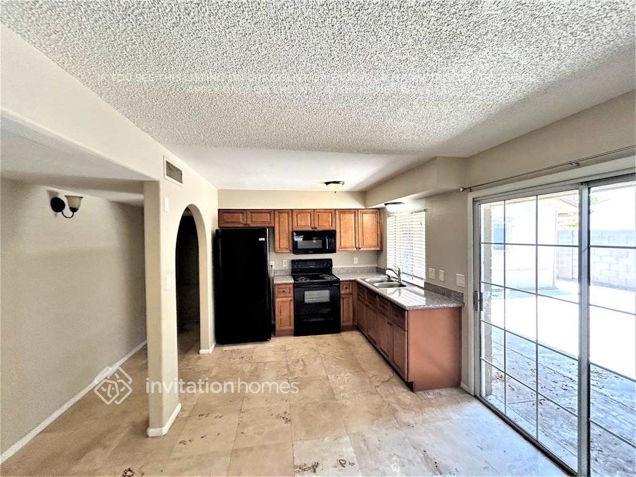 4319 N 79th Dr - Photo 5 of 20
